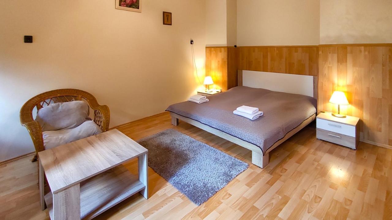 Afrodite Apartmanok Eger Exterior foto