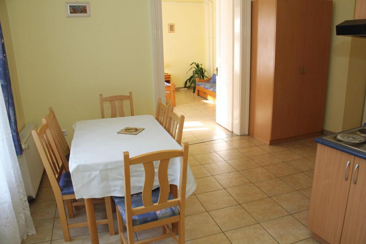 Afrodite Apartmanok Eger Exterior foto