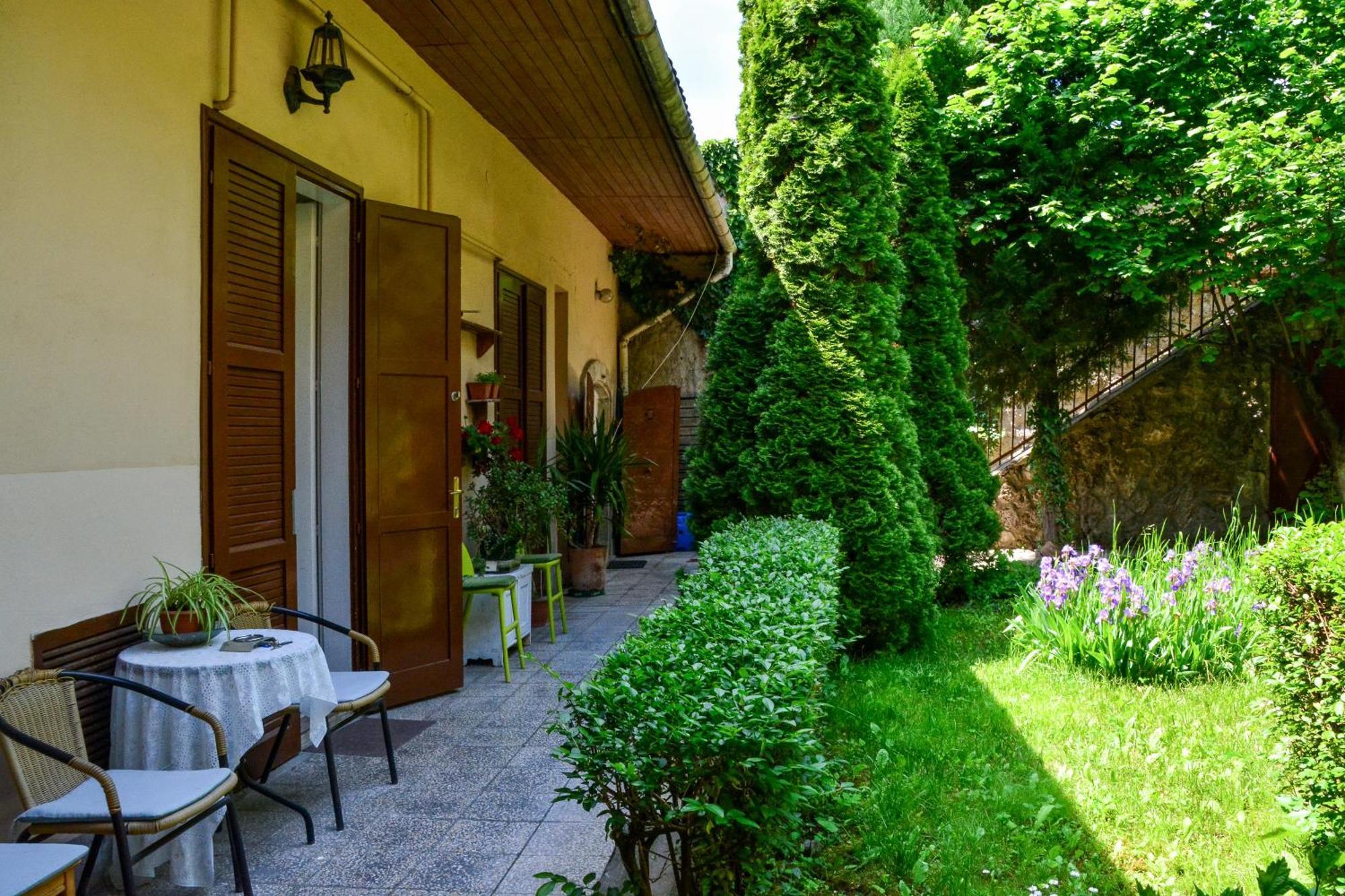 Afrodite Apartmanok Eger Exterior foto