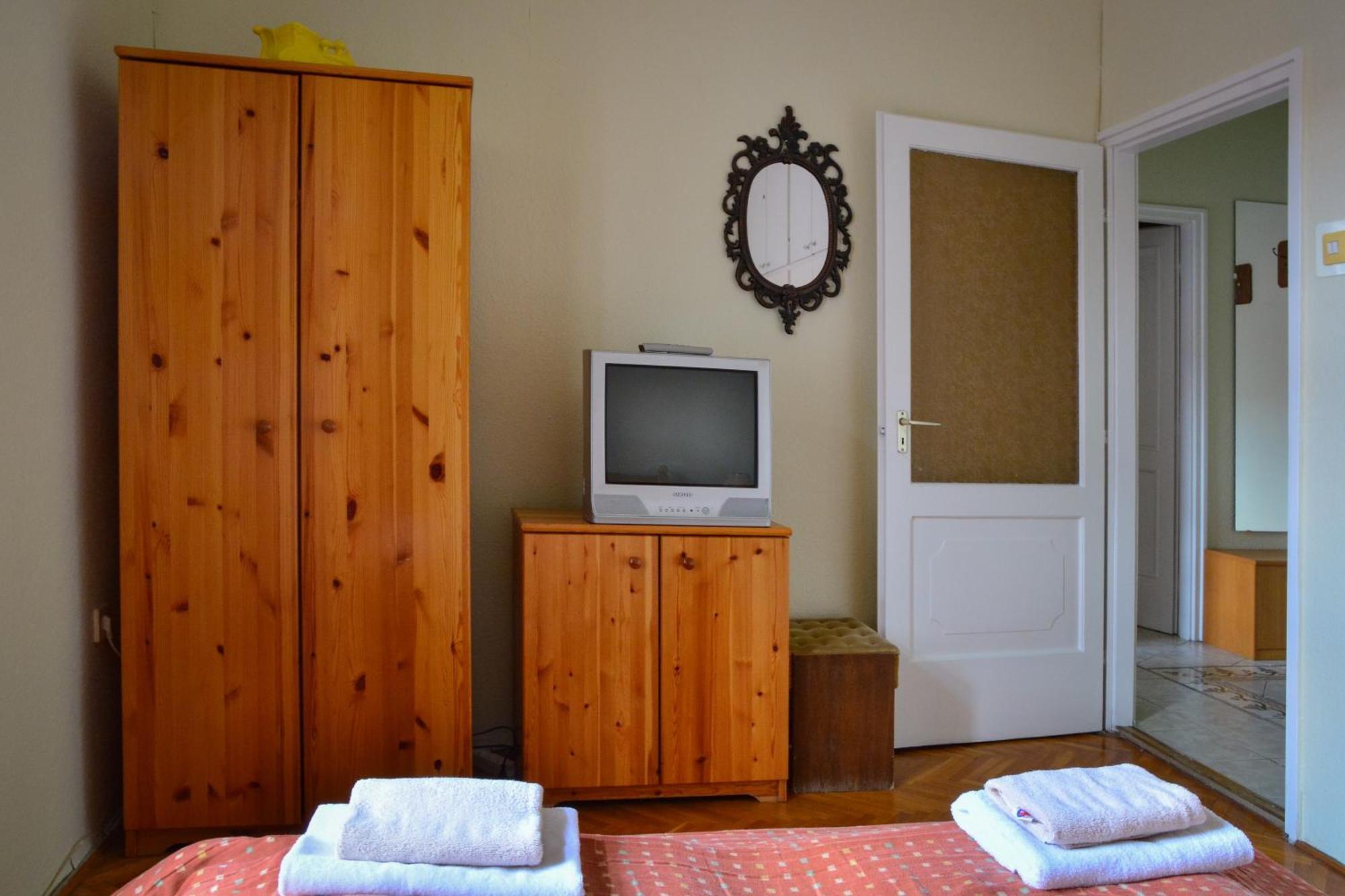 Afrodite Apartmanok Eger Exterior foto