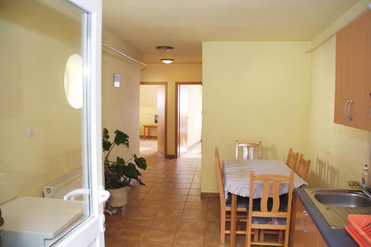 Afrodite Apartmanok Eger Exterior foto