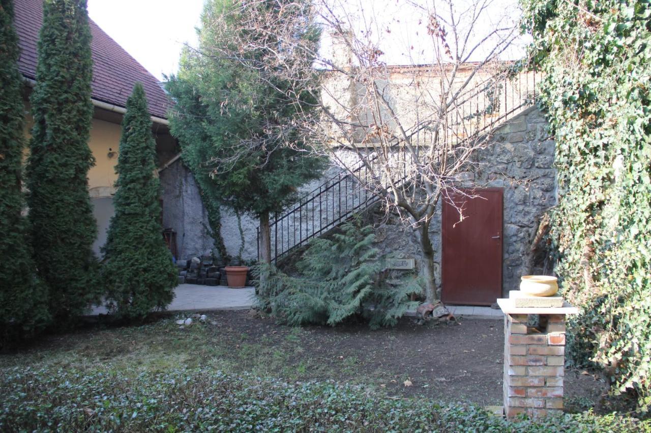 Afrodite Apartmanok Eger Exterior foto