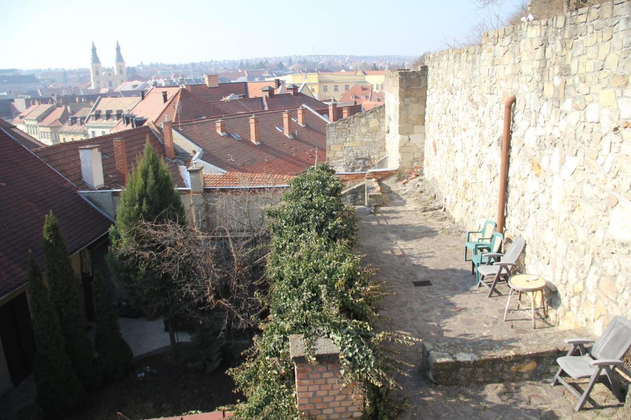 Afrodite Apartmanok Eger Exterior foto